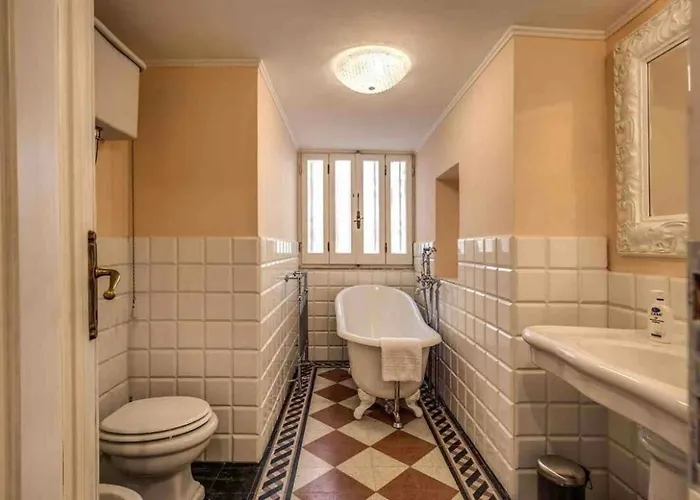 Crispi Little 2 * Rome